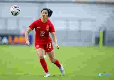 杨莉娜庆祝中国女足晋级八强：默默努力战胜质疑，女足会继续加油